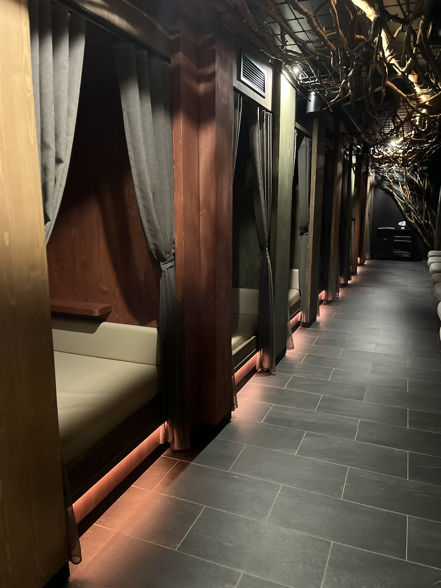 Infinit - Pod povrchem